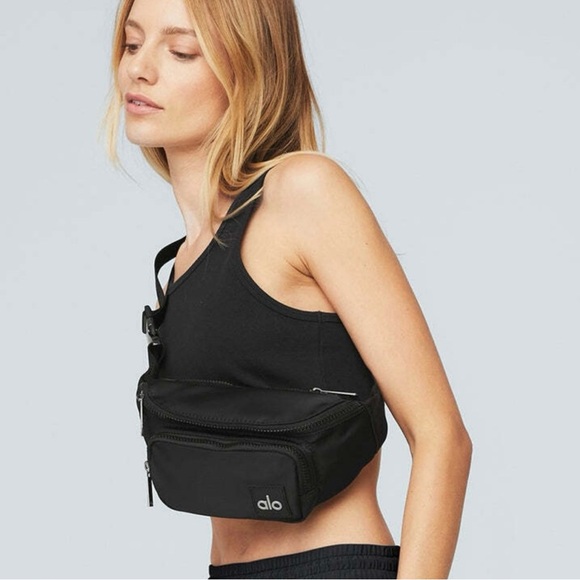 NWT Alo Yoga Explorer Fanny Pack – Black - Picture 1 of 5